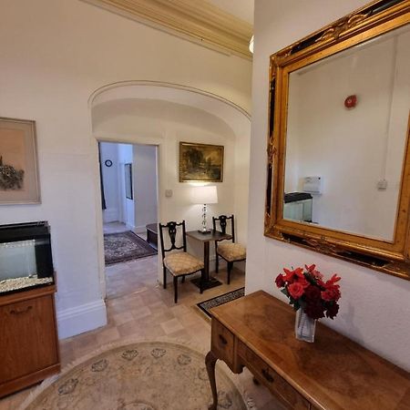 Large Flat Next To Port, Cliffs, Beach With Parking Dover Exteriér fotografie